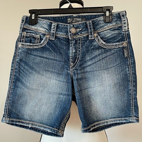 Silver Suki Surolus Shorts in a size 27 tabbed pockets white stitching modest - Picture 1 of 10